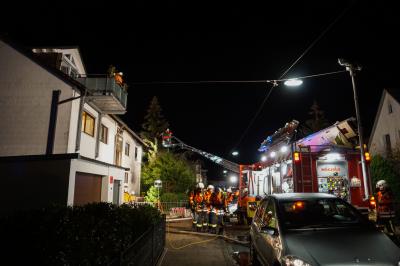 Gebaeudebrand in Ostfildern-Ruit, mindestens 2 Personen verletzt